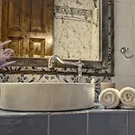 아파트호텔 Roes Káto Loutrákion