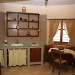 Roes Aparthotel Káto Loutrákion