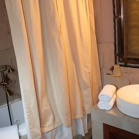 Roes 4* Káto Loutrákion