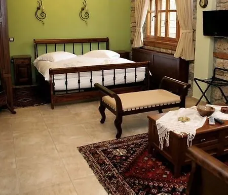 Roes Aparthotel Káto Loutrákion