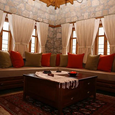 Roes Aparthotel Káto Loutrákion