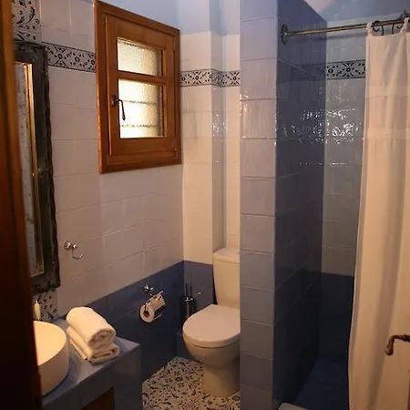 Roes Káto Loutrákion