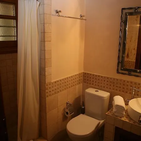 Roes Káto Loutrákion