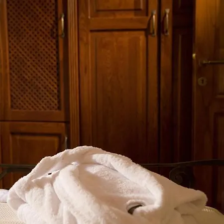 Roes Aparthotel Káto Loutrákion