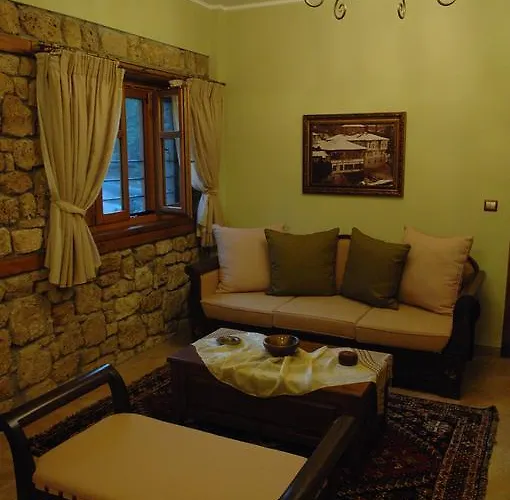 Roes Káto Loutrákion