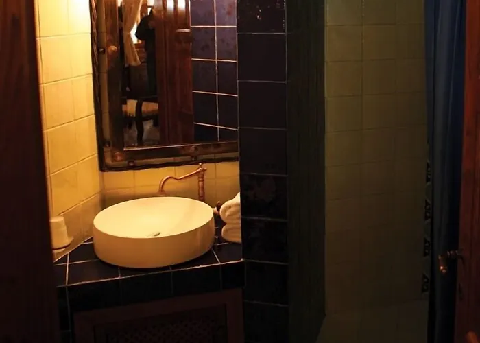 Roes Káto Loutrákion