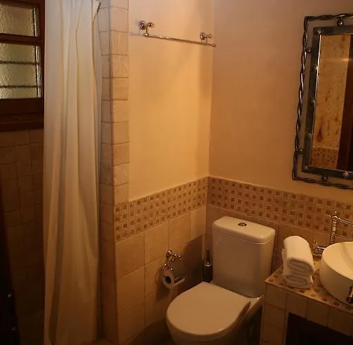 Roes Káto Loutrákion