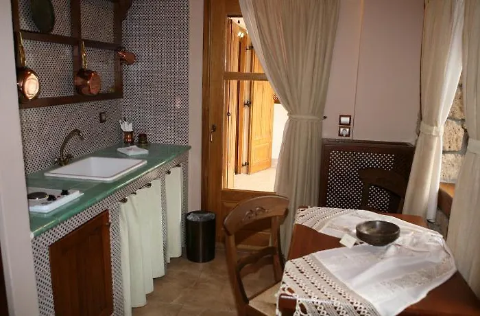 Roes 4* Káto Loutrákion