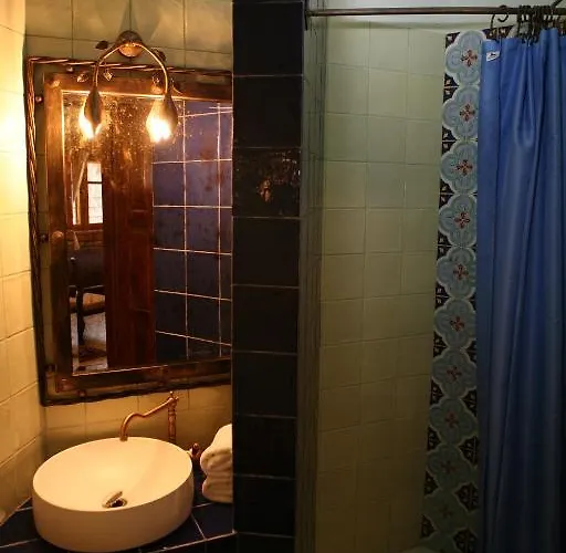 Roes Káto Loutrákion